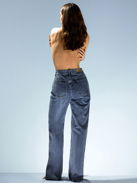 Брюки женские джинсовые wide leg fit в синем цвете 2024-2DTW1301-1 Mark Formelle оптом