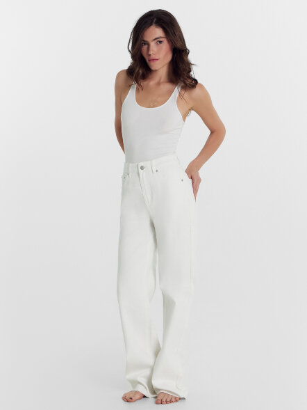 Брюки женские джинсовые wide leg fit молочные 2024-DTW1302-1 Mark Formelle оптом